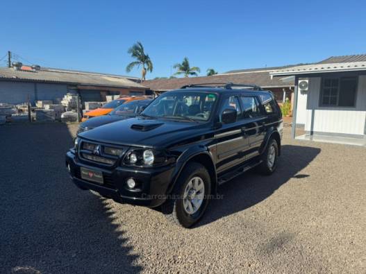 MITSUBISHI - PAJERO - 2003/2004 - Preta - R$ 52.900,00