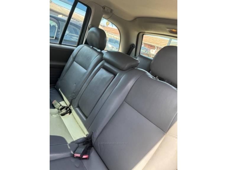 CHEVROLET - ZAFIRA - 2007/2007 - Prata - R$ 15.900,00