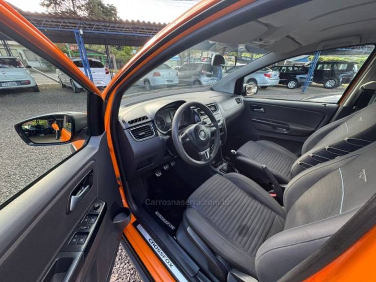 VOLKSWAGEN - CROSSFOX - 2012/2012 - Laranja - R$ 44.900,00