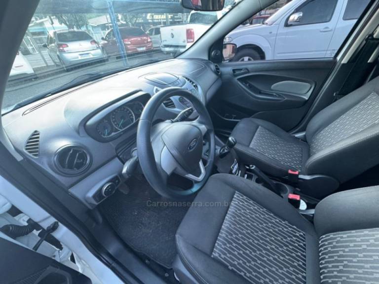 FORD - KA - 2016/2017 - Branca - R$ 44.900,00