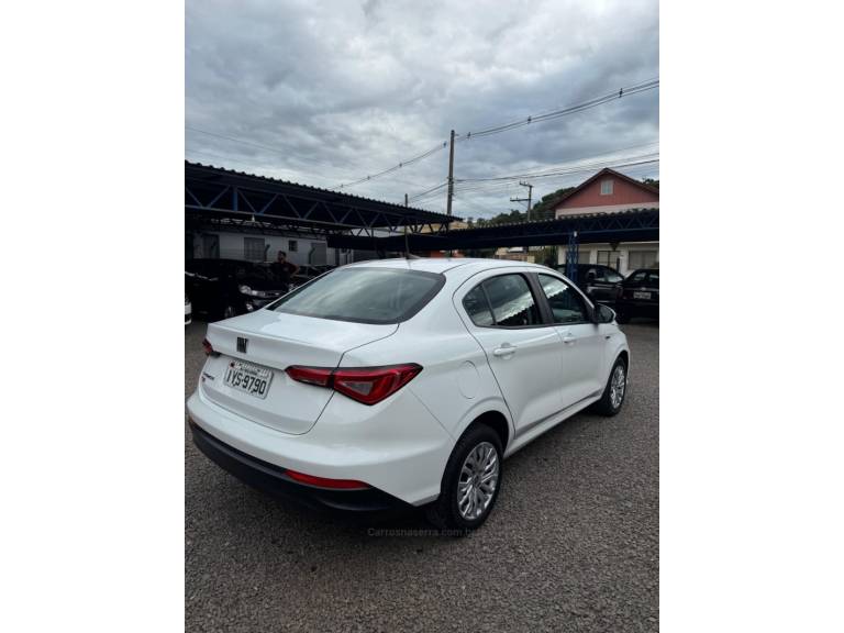 FIAT - CRONOS - 2018/2019 - Branca - R$ 64.900,00
