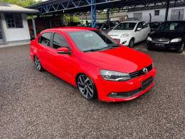 VOLKSWAGEN - VOYAGE - 2014/2015 - Vermelha - R$ 45.900,00