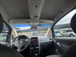 FIAT - IDEA - 2005/2006 - Branca - R$ 25.900,00
