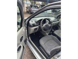 RENAULT - CLIO - 2005/2006 - Prata - R$ 14.900,00