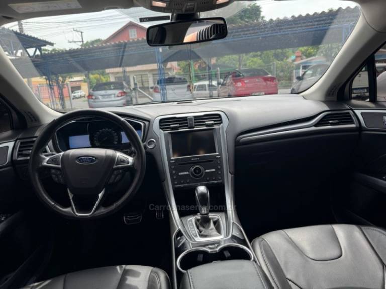 FORD - FUSION - 2015/2016 - Branca - R$ 88.900,00