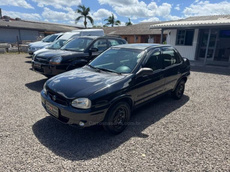 CHEVROLET - CORSA - 2004/2004 - Preta - R$ 16.900,00