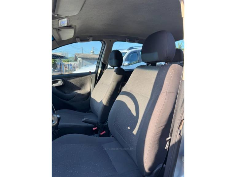 CHEVROLET - CORSA - 2010/2011 - Prata - R$ 32.900,00