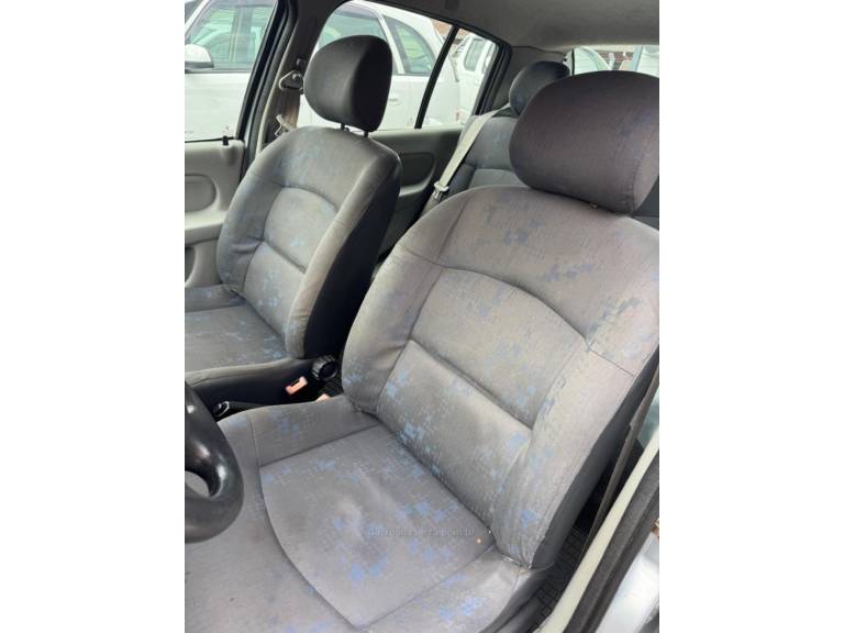 RENAULT - CLIO - 2005/2006 - Prata - R$ 14.900,00