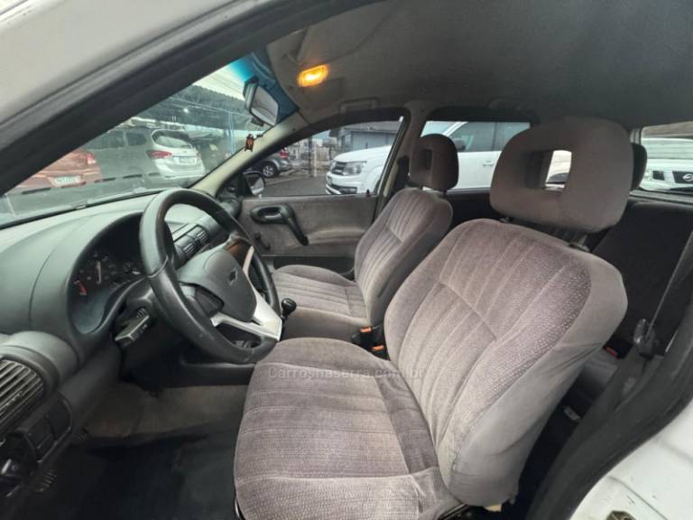 CHEVROLET - CORSA - 1996/1997 - Branca - R$ 12.900,00