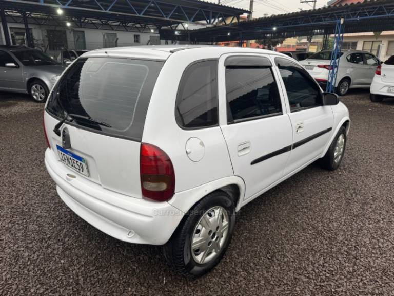 CHEVROLET - CORSA - 1996/1997 - Branca - R$ 12.900,00