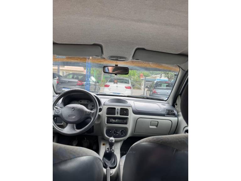 RENAULT - CLIO - 2005/2006 - Prata - R$ 14.900,00