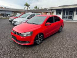 VOLKSWAGEN - VOYAGE - 2014/2015 - Vermelha - R$ 45.900,00