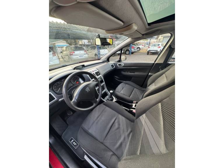 PEUGEOT - 307 - 2008/2009 - Vermelha - R$ 27.900,00