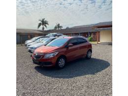 CHEVROLET - ONIX - 2013/2013 - Laranja - R$ 44.900,00