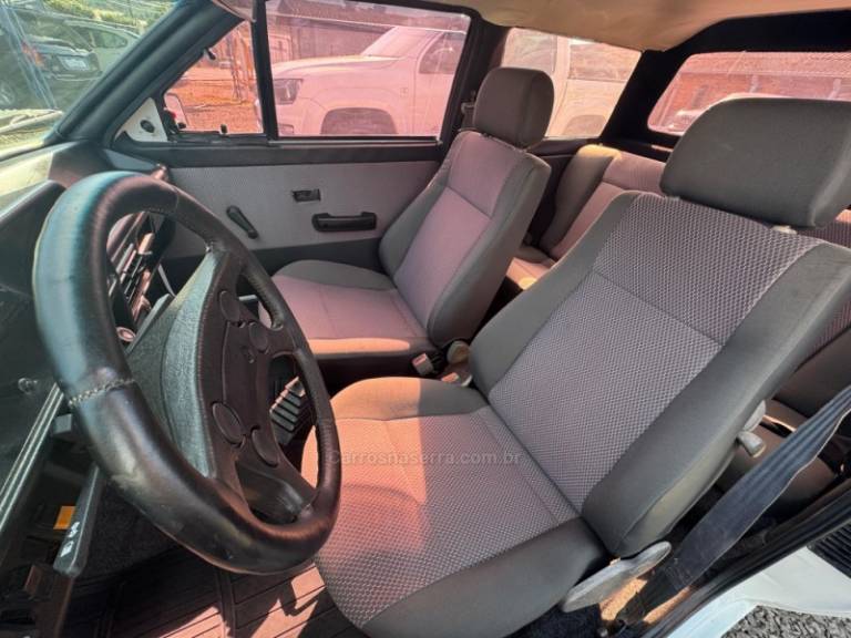 VOLKSWAGEN - SAVEIRO - 1984/1985 - Branca - R$ 32.900,00
