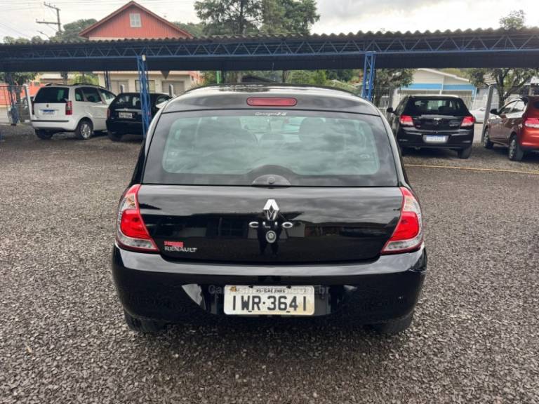 RENAULT - CLIO - 2015/2015 - Preta - R$ 28.900,00
