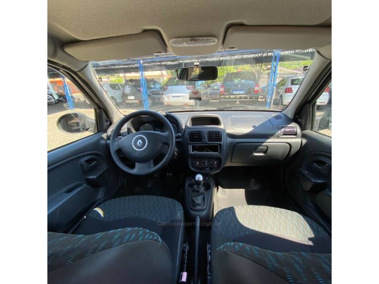 RENAULT - CLIO - 2015/2015 - Cinza - R$ 31.900,00