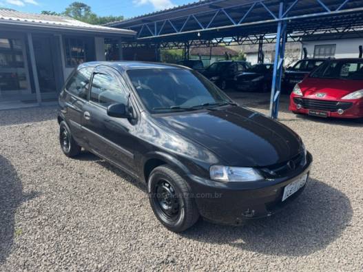 CHEVROLET - CELTA - 2002/2003 - Preta - R$ 13.900,00