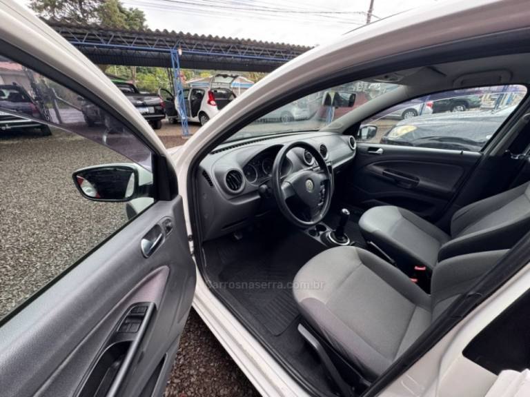 VOLKSWAGEN - VOYAGE - 2009/2009 - Branca - R$ 32.900,00