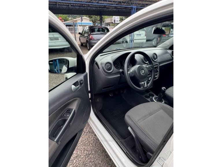 VOLKSWAGEN - VOYAGE - 2014/2014 - Branca - R$ 41.900,00