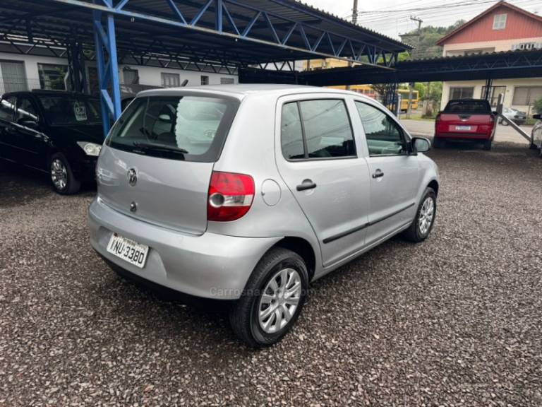 VOLKSWAGEN - FOX - 2007/2007 - Prata - R$ 25.900,00