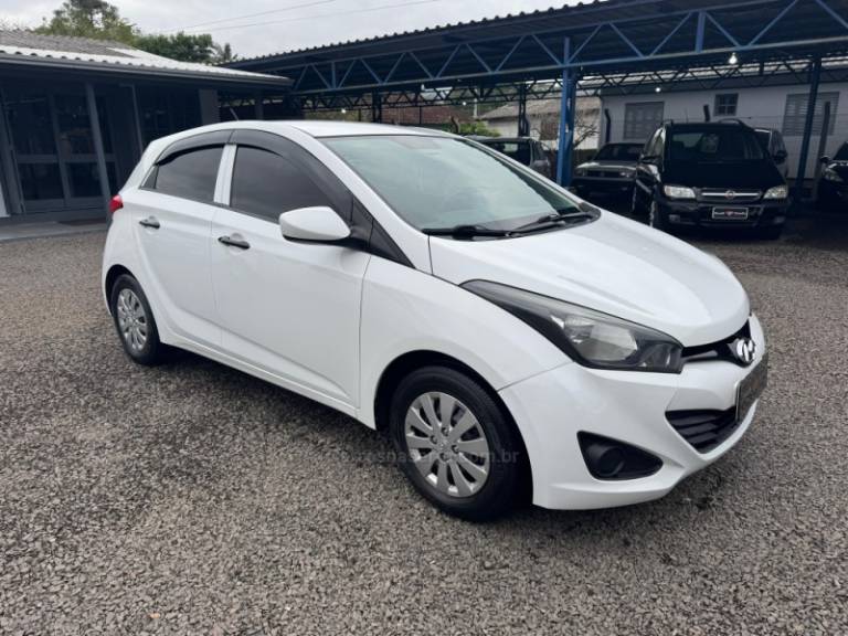 HYUNDAI - HB20 - 2013/2013 - Branca - R$ 42.900,00