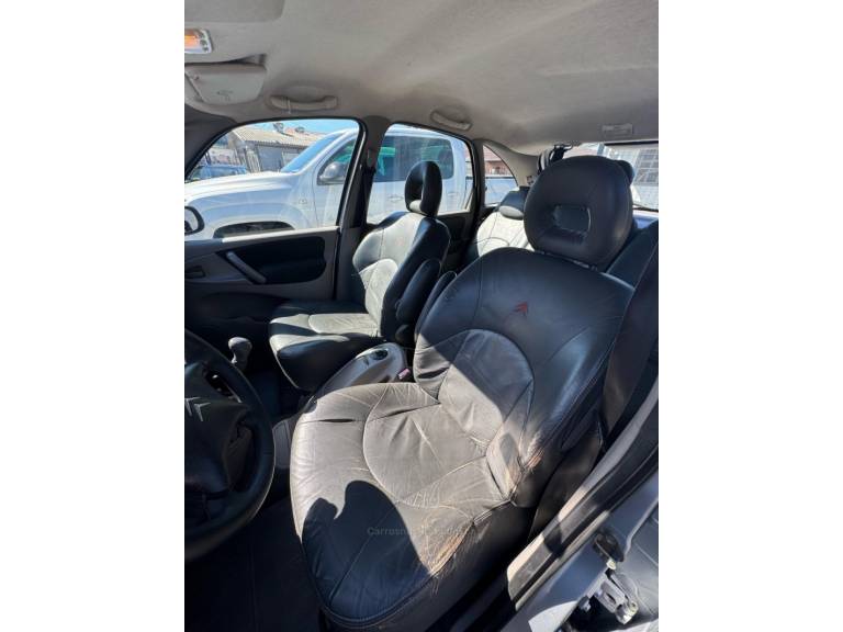 CITROËN - XSARA PICASSO - 2003/2004 - Prata - R$ 12.900,00