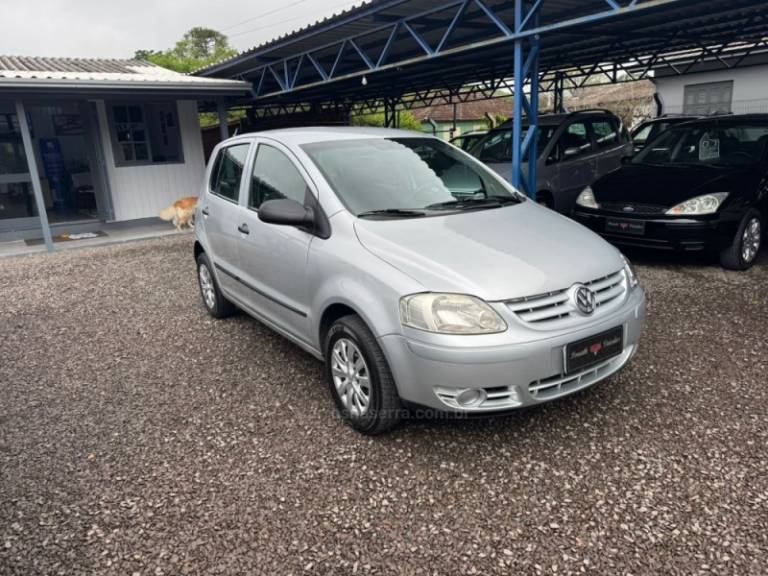 VOLKSWAGEN - FOX - 2007/2007 - Prata - R$ 25.900,00