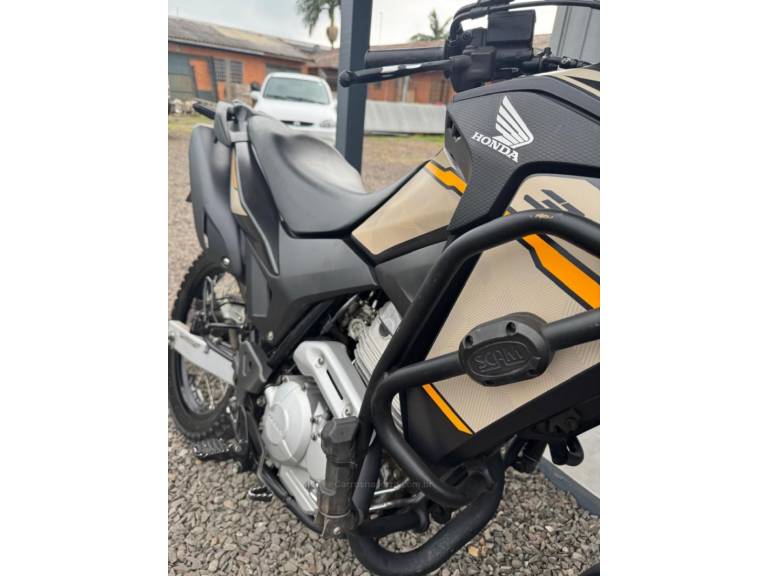 HONDA - XRE 300 - 2022/2022 - Cinza - R$ 28.900,00