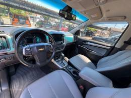 CHEVROLET - S10 - 2022/2023 - Branca - R$ 205.000,00