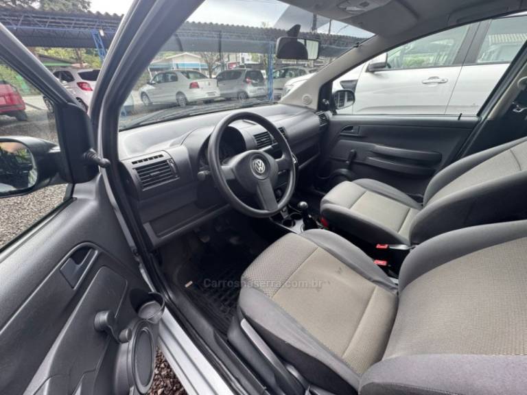 VOLKSWAGEN - FOX - 2007/2007 - Prata - R$ 25.900,00
