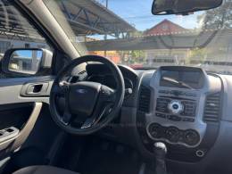 FORD - RANGER - 2014/2015 - Prata - R$ 88.900,00