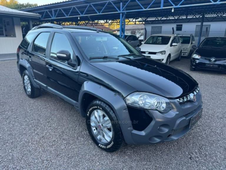 FIAT - PALIO - 2013/2014 - Preta - R$ 31.900,00