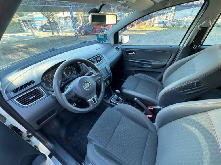 VOLKSWAGEN - SPACE CROSS - 2012/2013 - Branca - R$ 44.900,00