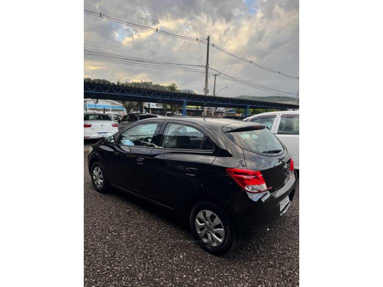 CHEVROLET - ONIX - 2013/2013 - Preta - R$ 44.900,00