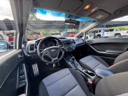 KIA MOTORS - CERATO - 2014/2015 - Branca - R$ 68.900,00