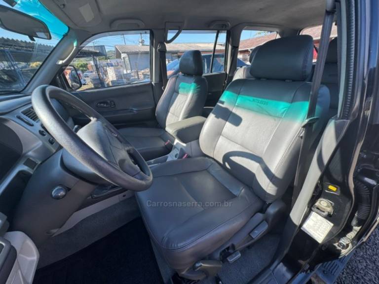 MITSUBISHI - PAJERO - 2003/2004 - Preta - R$ 52.900,00