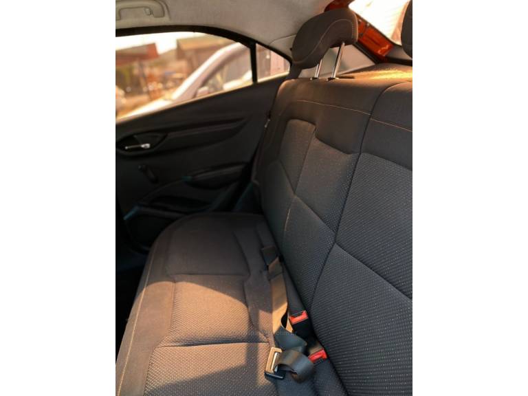 CHEVROLET - ONIX - 2013/2013 - Laranja - R$ 44.900,00