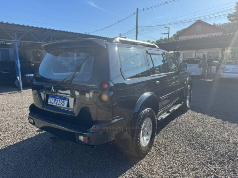 MITSUBISHI - PAJERO - 2003/2004 - Preta - R$ 52.900,00