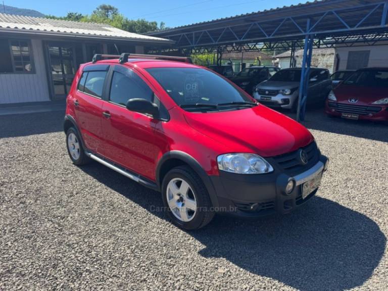 VOLKSWAGEN - CROSSFOX - 2007/2008 - Vermelha - R$ 34.900,00
