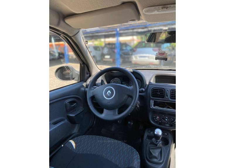 RENAULT - CLIO - 2015/2015 - Cinza - R$ 31.900,00