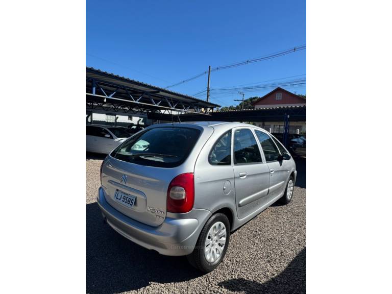CITROËN - XSARA PICASSO - 2003/2004 - Prata - R$ 12.900,00