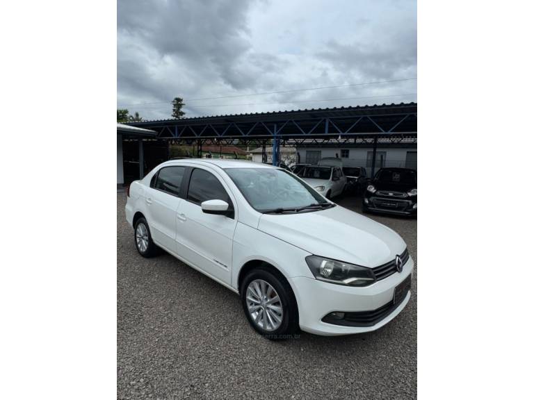 VOLKSWAGEN - VOYAGE - 2014/2014 - Branca - R$ 41.900,00