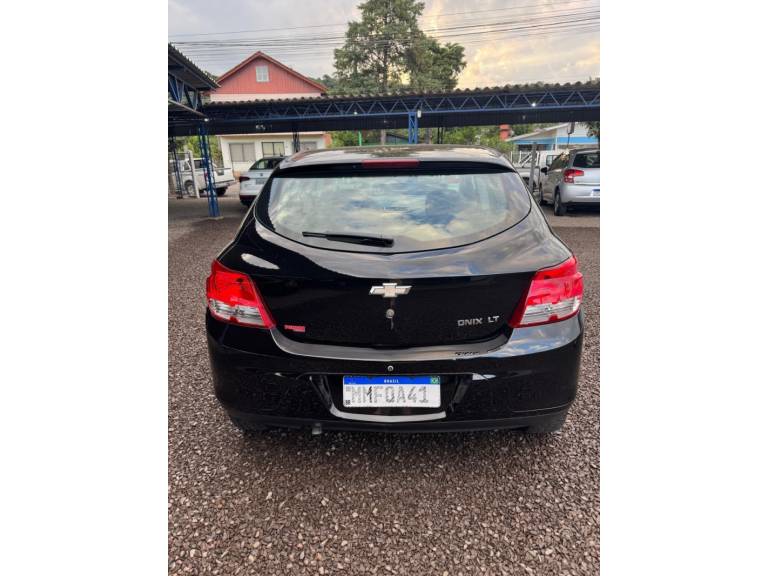CHEVROLET - ONIX - 2013/2013 - Preta - R$ 44.900,00