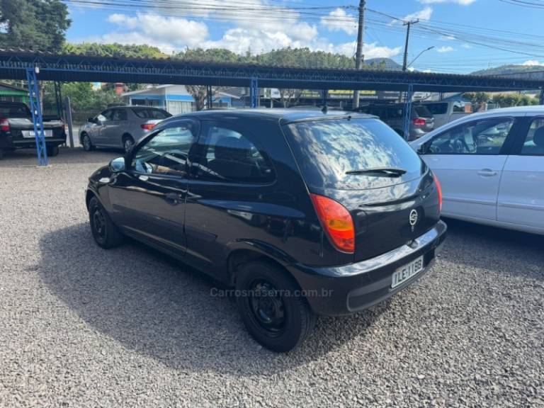 CHEVROLET - CELTA - 2002/2003 - Preta - R$ 13.900,00