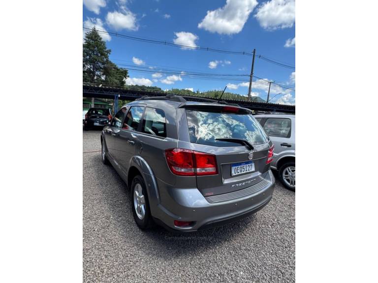 FIAT - FREEMONT - 2012/2012 - Cinza - R$ 56.900,00