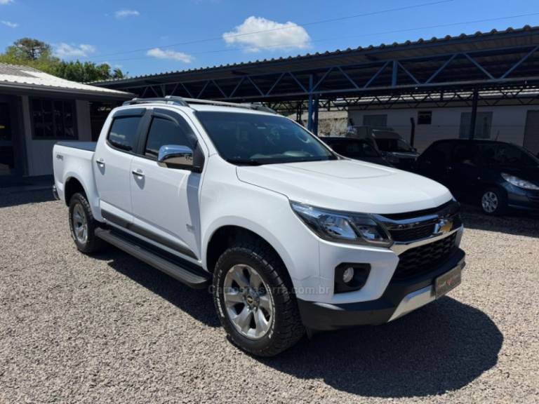 CHEVROLET - S10 - 2022/2023 - Branca - R$ 205.000,00