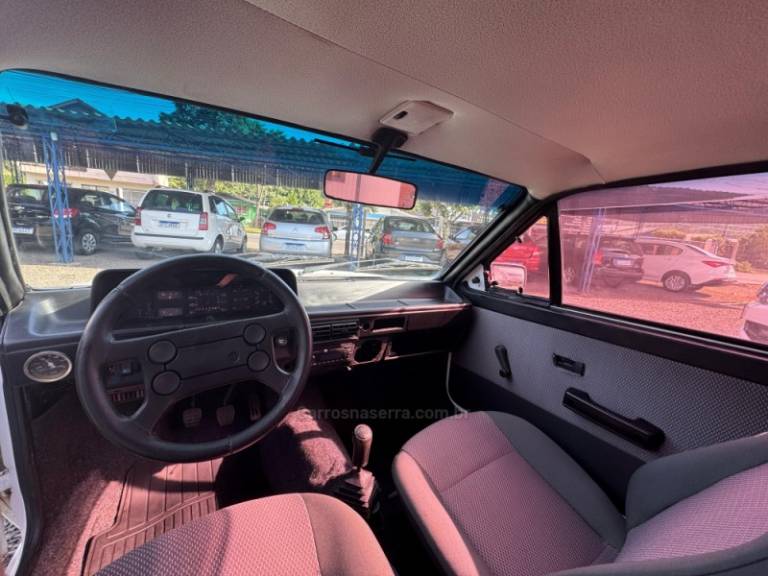 VOLKSWAGEN - SAVEIRO - 1984/1985 - Branca - R$ 32.900,00