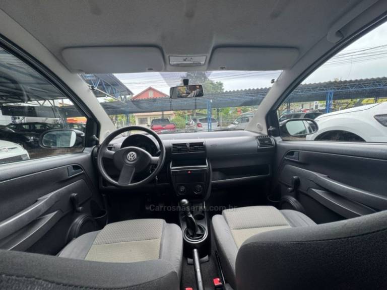 VOLKSWAGEN - FOX - 2007/2007 - Prata - R$ 25.900,00