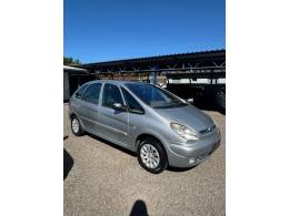 CITROËN - XSARA PICASSO - 2003/2004 - Prata - R$ 12.900,00